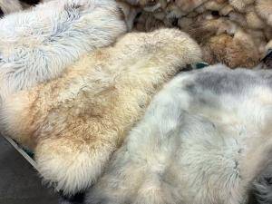 Fåreskind - Naturligt fåreskind - eco-natural-sheepskins-adam-leather